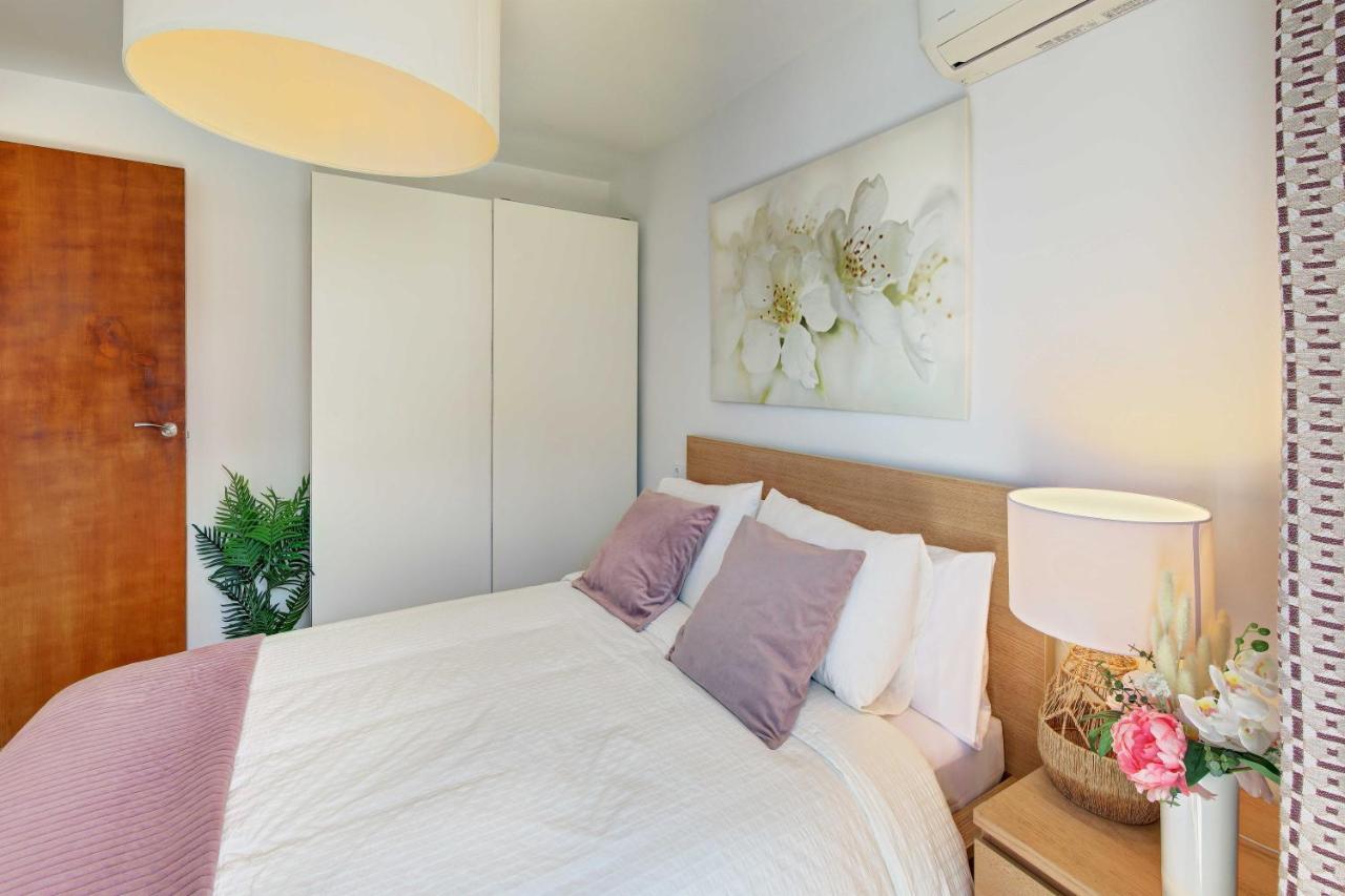 Apartament Pau Casals, 2 Min Walk From The Sea & Sea View Lloret de Mar Exterior foto