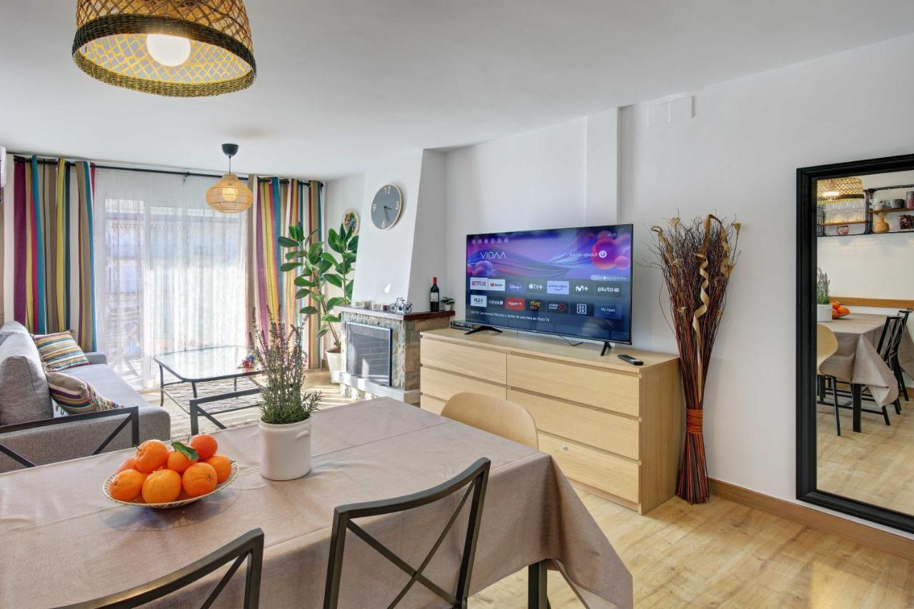 Apartament Pau Casals, 2 Min Walk From The Sea & Sea View Lloret de Mar Exterior foto